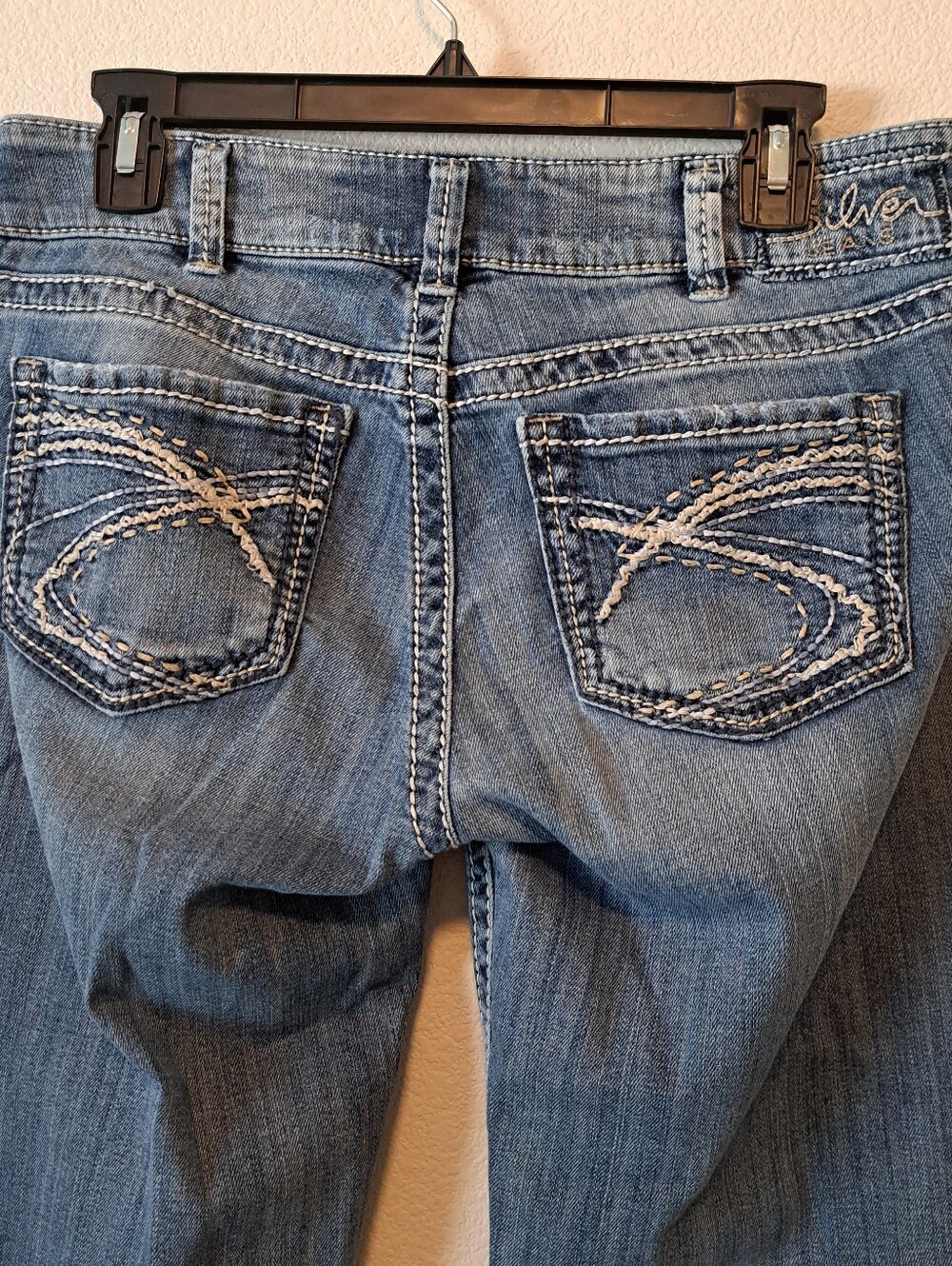 Silver Jeans Straight Leg capri's in Medium Blue Wash Size 32 - Picture 3 of 8